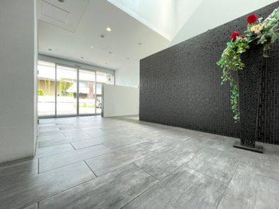 【エントランス】 | BLANC　FORET | 建物の内部です