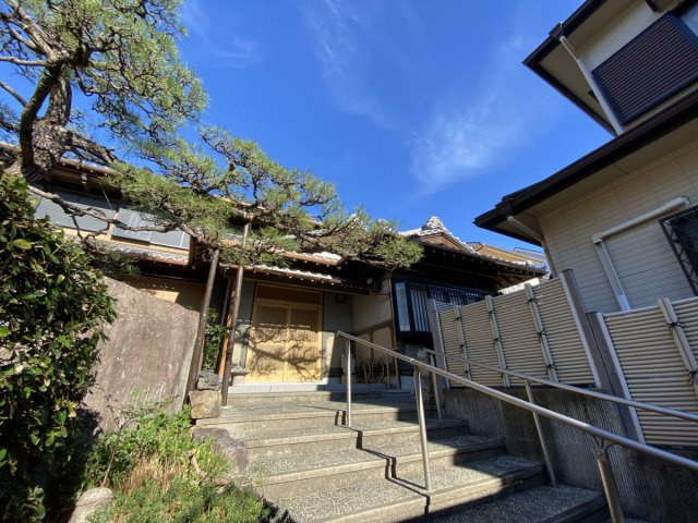 三条町貸家の外観