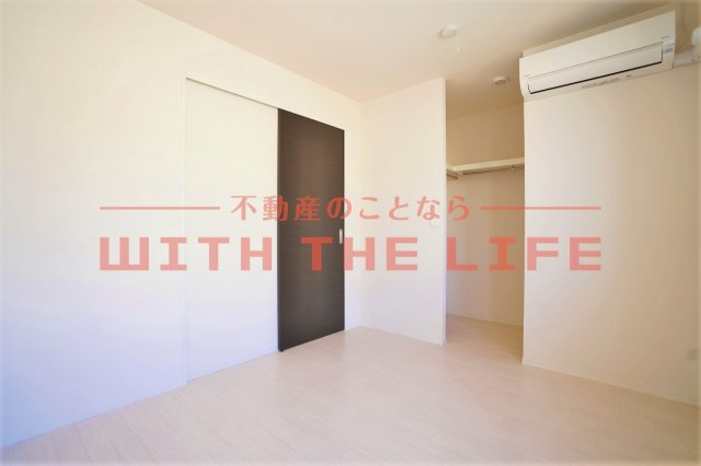 ラフィーネA【10,000円キャッシュバック対象物件】の洋室|使い勝手のいい洋室です