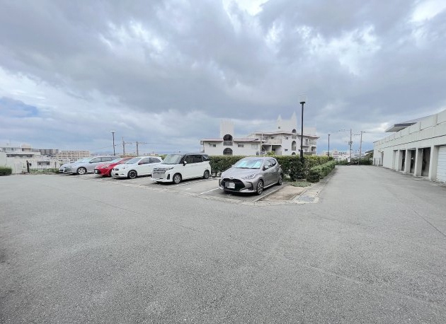 高宮ハウスB棟の駐車場