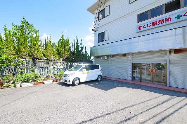 山田店舗の駐車場