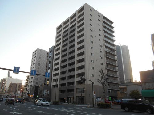アデニウム入谷ステーションファーストの外観