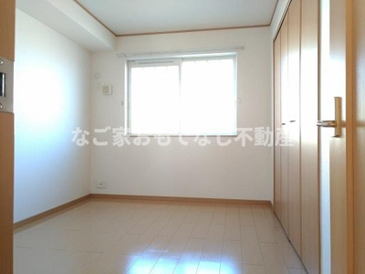 【寝室】 | グレイスコート