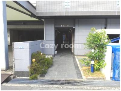 【エントランス】 | 童夢江坂 | 毎日通るエントランスはこのようになっています