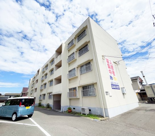 サンキュー春日の外観