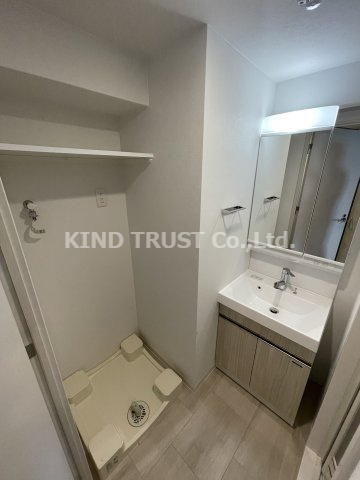 J-BRIGHT UMEDA KITAの洗面所|コンパクトで使いやすい洗面所