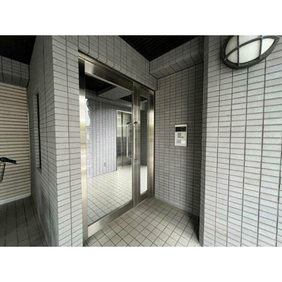 【エントランス】 | 第一真ビル | 清潔なエントランスです