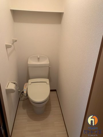 クレセントコーA棟のトイレ|※同タイプ　左右反転