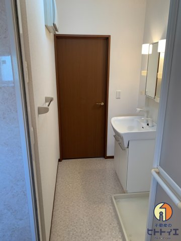 クレセントコーA棟の洗面所|※同タイプ　左右反転