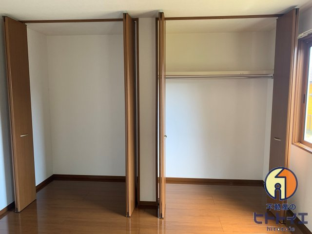 クレセントコーA棟の収納|※同タイプ　左右反転