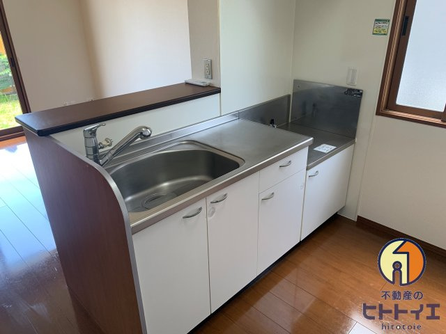 クレセントコーA棟のキッチン|※同タイプ　左右反転