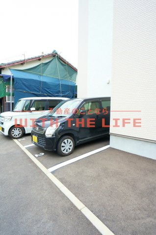 ＣＢ鳥栖ヴェールニル【キャッシュバック対象】の駐車場|駐車場があるので、車を買う予定の方も安心です