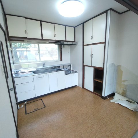 登別市若草町6丁目12-7戸建の居間・リビング
