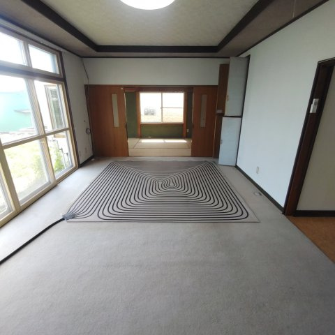 若草町６丁目１２－７ケントハウス借家の居間・リビング