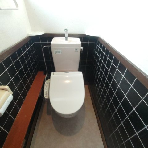 若草町６丁目１２－７ケントハウス借家のトイレ