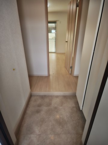 KTIレジデンス寝屋川の玄関|シンプルで使いやすい玄関です