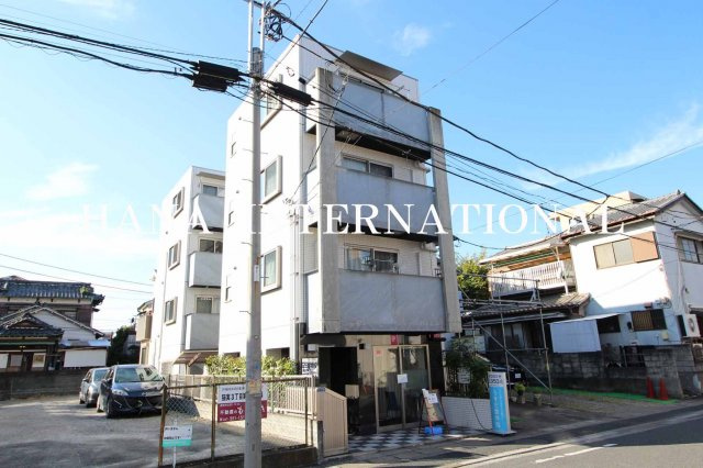 キャッツの外観