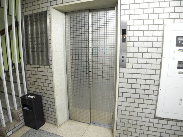 清水ビルの外観