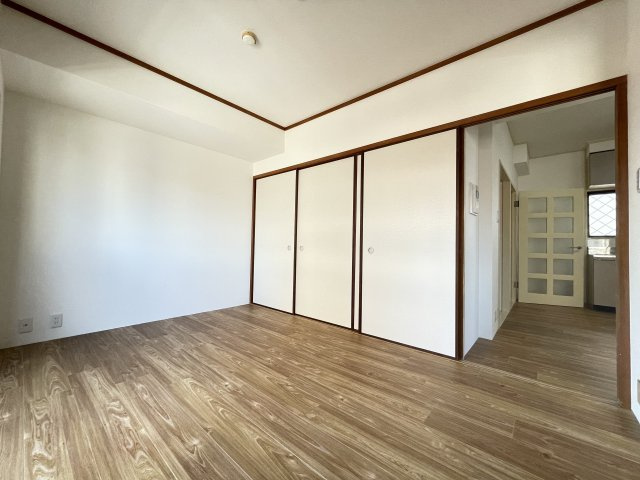 【洋室】 | エメラルドマンション