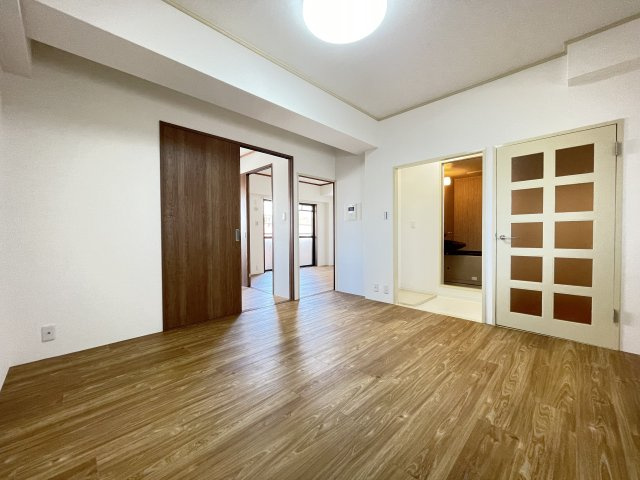 【居間・リビング】 | エメラルドマンション