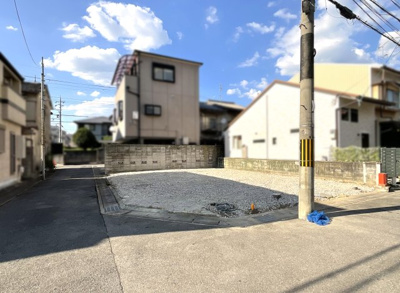 【前面道路含む現地写真】 | 伏見区向島二ノ丸町　注文住宅　建築条件なし　土地 | 閑静な住宅街なので車を駐車するのも落ち着いて出来ますね。運転が苦手な方でも安心です。