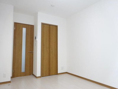 【寝室】 | カーサブランカ杉田 | 同建物別部屋参考

