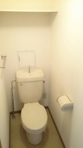 メゾン平地のトイレ|清潔感のあるトイレです