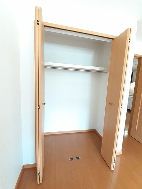 クレイン・ガーデンＣの収納