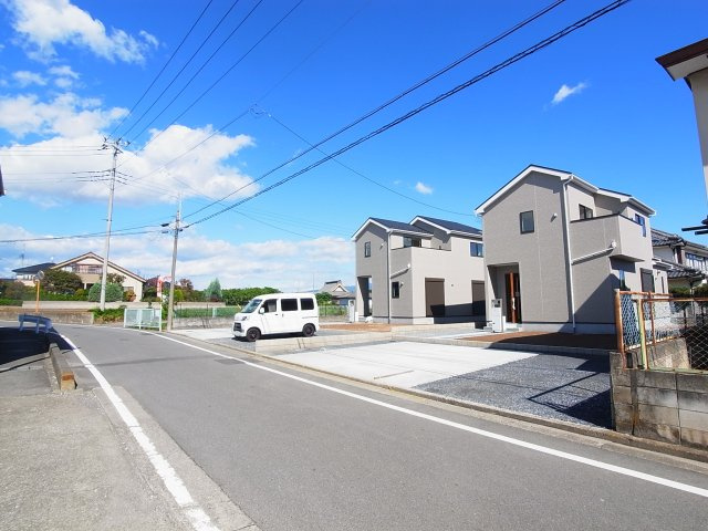新築　高崎市中尾町23-1期　LIGNAGE　2号棟の前面道路含む現地写真|現地写真　西側接道幅員約4.6ｍ