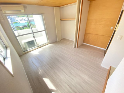 【洋室】 | サンロイヤル柴原.