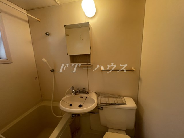 Ｗｈｉｔｅ　Ｗｉｎｇ　Ｅ．Ｆの洗面所
