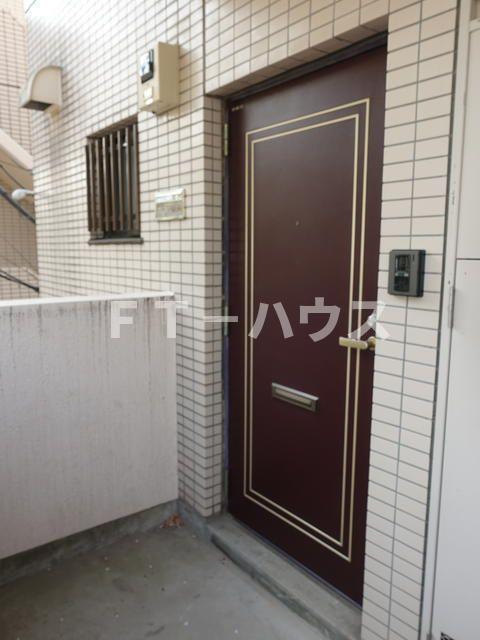 オネスティ大久保弐番館の玄関