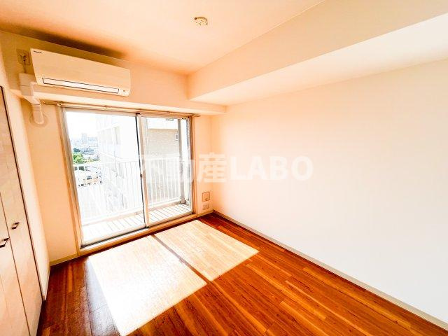 コーラルポワント難波WESTの居間・リビング