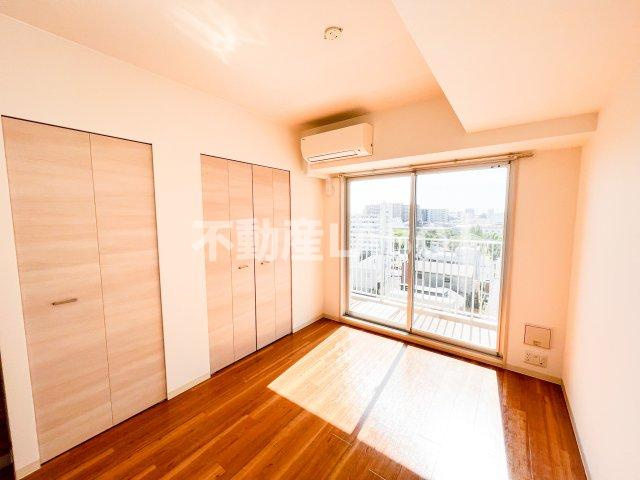 コーラルポワント難波WESTの洋室