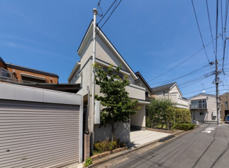 【外観】 | 周辺は第一種低層住居専用地域のため閑静な住宅街となっております。