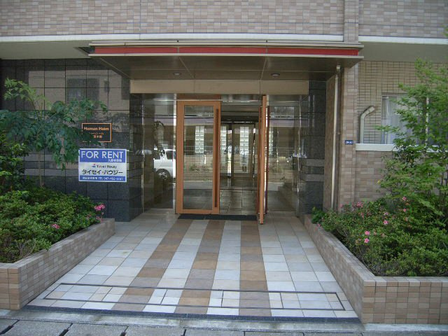 ヒューマンハイム幕張本郷のエントランス|清潔なエントランスです