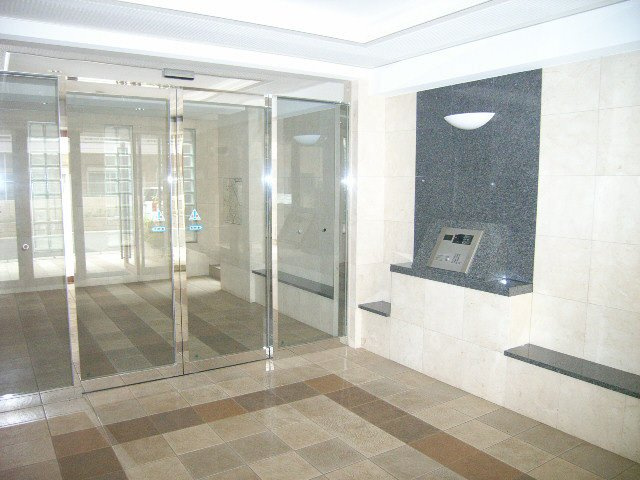 ヒューマンハイム幕張本郷のエントランス|清潔なエントランスです