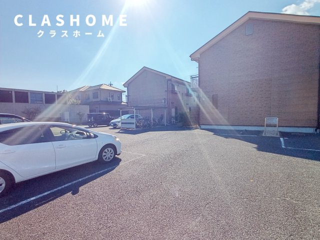 グランドソレーユ　B　　　刈谷市近郊の賃貸はクラスホームの駐車場
