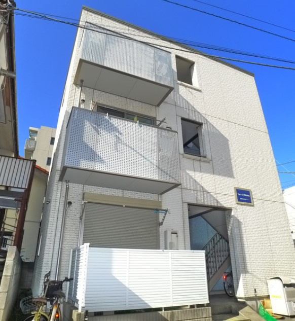 フォレスト原木中山の外観