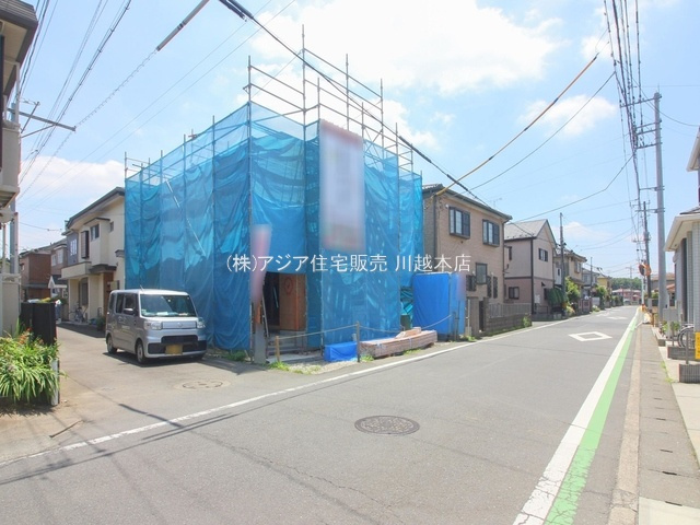 川越市藤間22-1期　新築戸建の前面道路含む現地写真|角地◇北東側4.0ｍ公道/北西側5.0ｍ公道