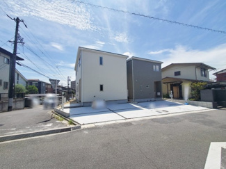 【前面道路含む現地写真】