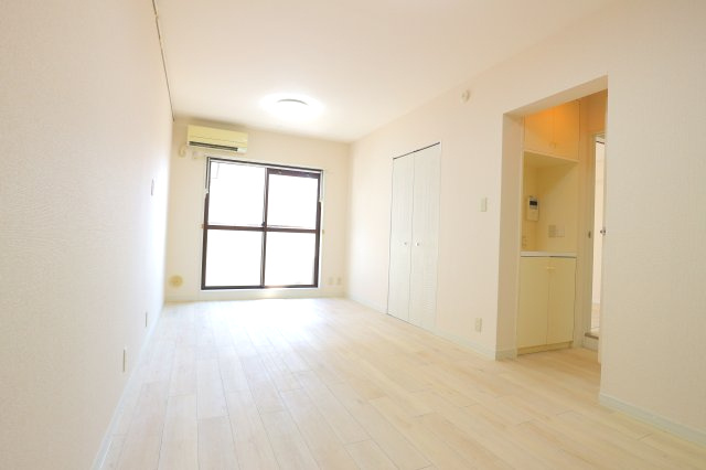 府中市美好町３丁目の賃貸マンションの洋室