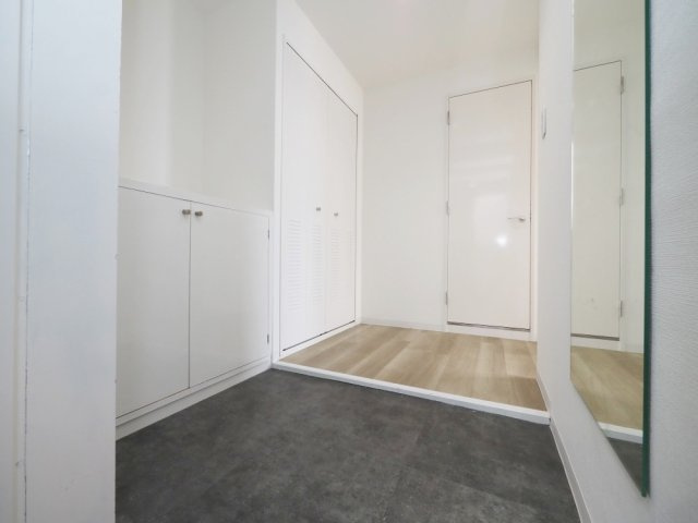 テン・フォーティの玄関