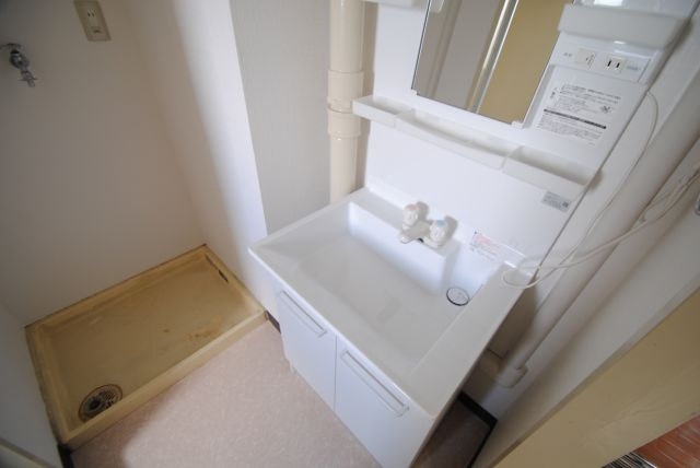 グリーンハイツ飯田の独立洗面台|内装イメージ：同物件別室
