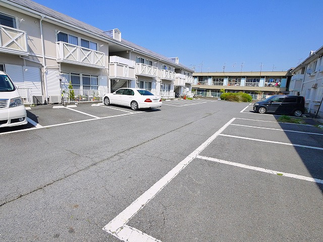 ツインハイムの駐車場|駐車場完備です