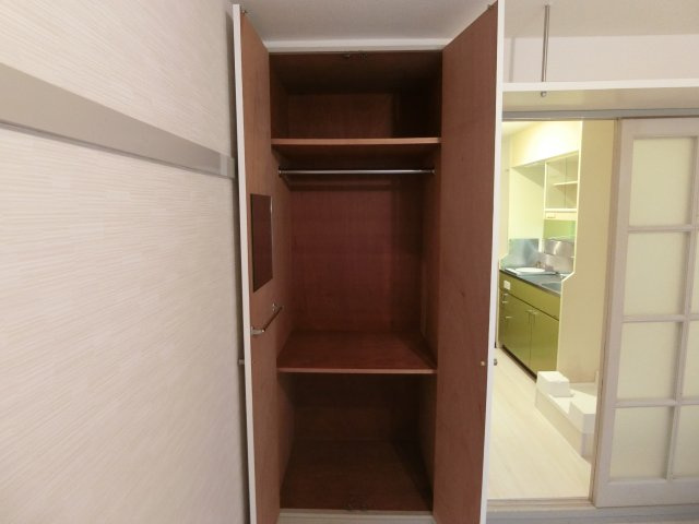 ハイタウン新丸子の収納|他のお部屋の参考写真となります。