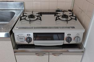 【玄関】 | メゾンド山手 | 綺麗なガスコンロです。