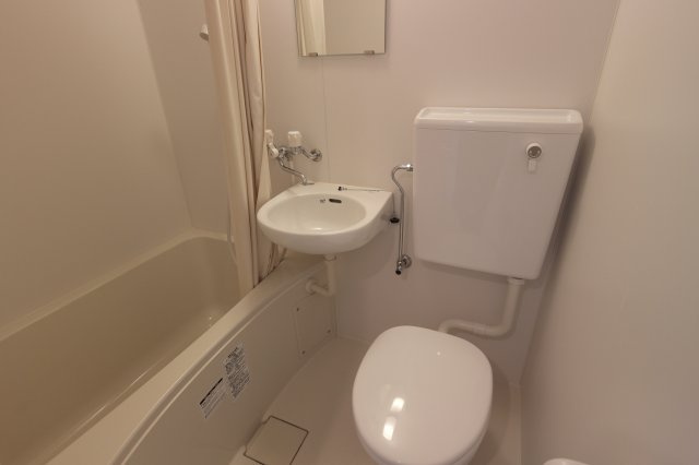 【浴室】 | メゾンド山手 | ユニットバス 大変きれいです。