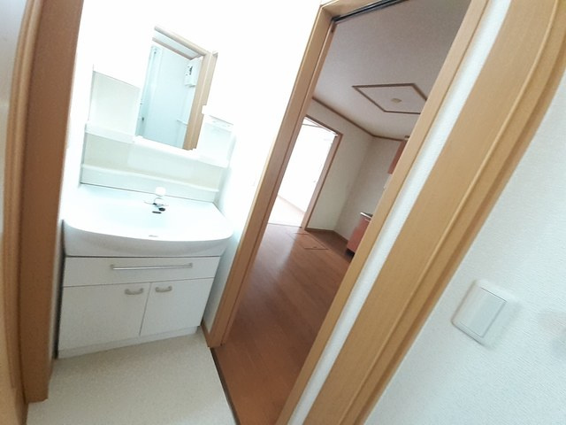 ソレアードホソヤＤの独立洗面台|洗面所