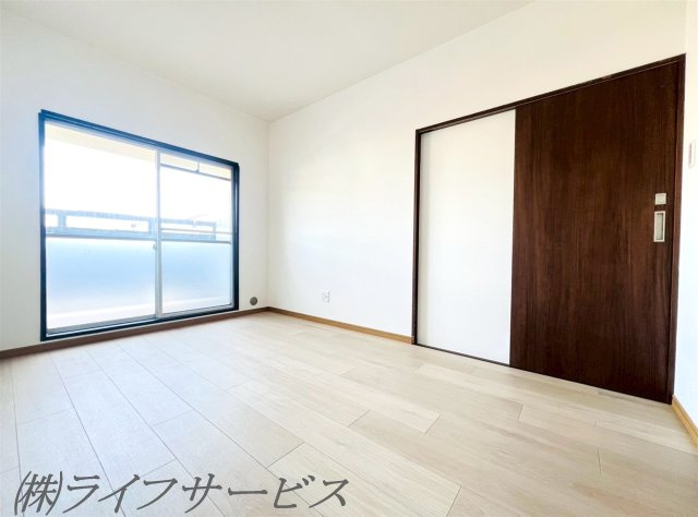 【洋室】 | 塚本東コーポ | 洋室5.1帖/クローゼット有